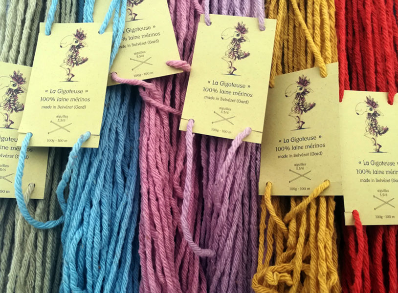 Création d'étiquettes de laine violette